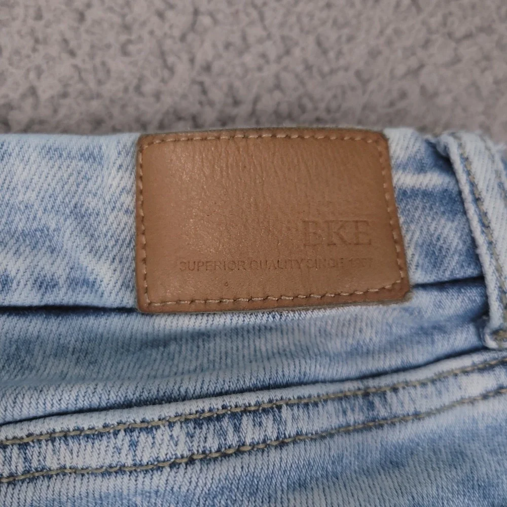 BKE Jeans 26 Stella Ankle Skinny Slim Fit Low Rise Distressed Light Wash